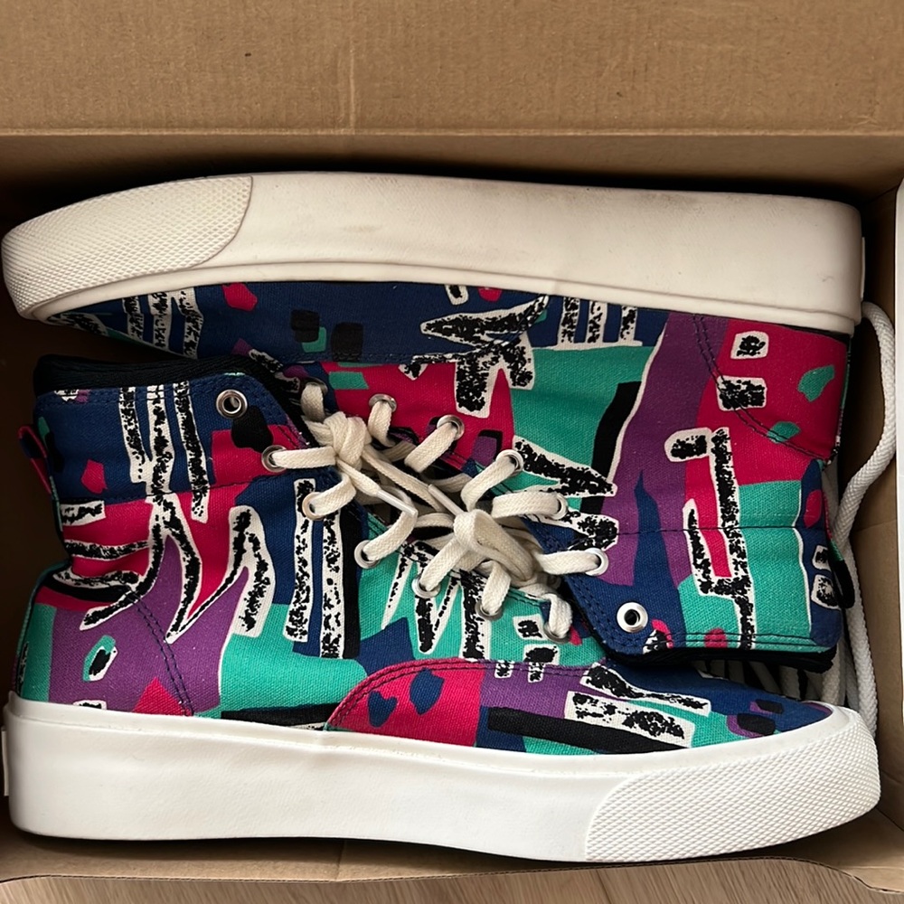 Converse - Essential Graphic High Tops